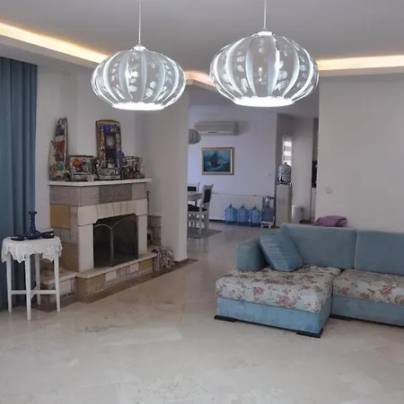 Nur Villa